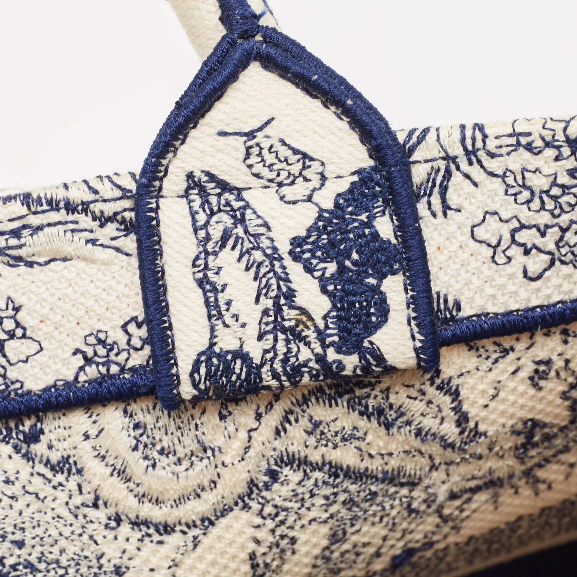 DIOR Navy Blue/White Toile De Jouy Embroidery Canvas Medium Book Tote