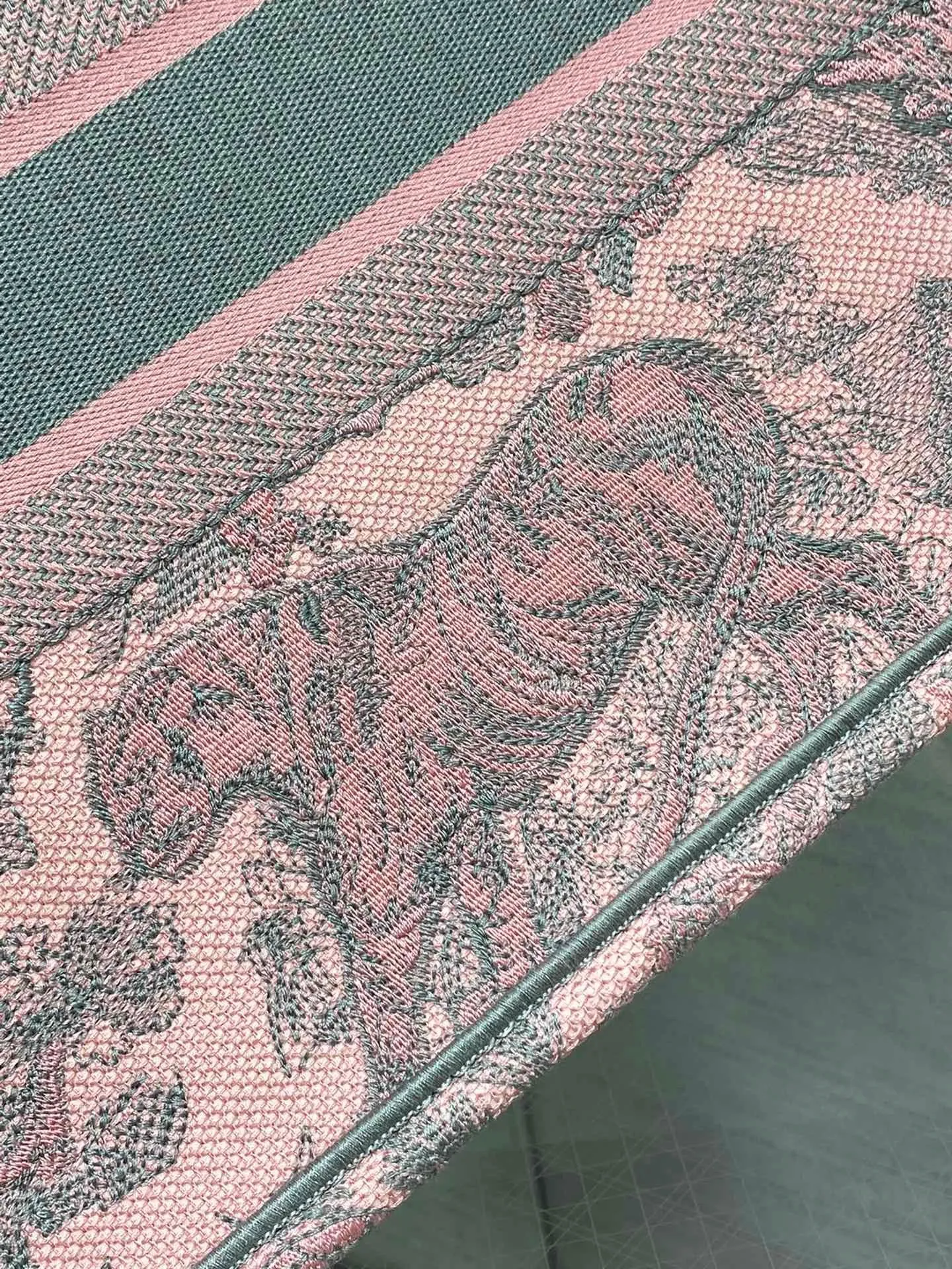 DR289 Small/Medium/Large Dior Book Tote / HIGHEST QUALITY VERSION