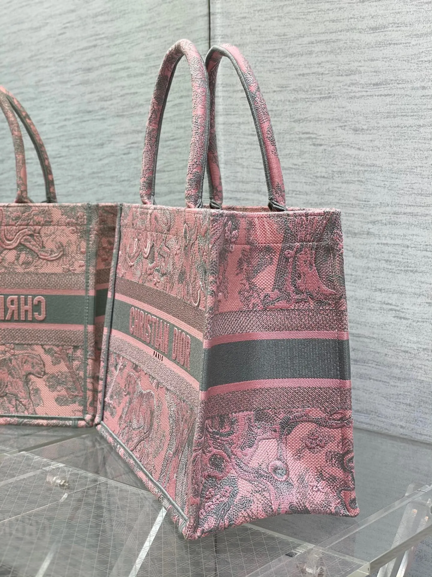 DR289 Small/Medium/Large Dior Book Tote / HIGHEST QUALITY VERSION