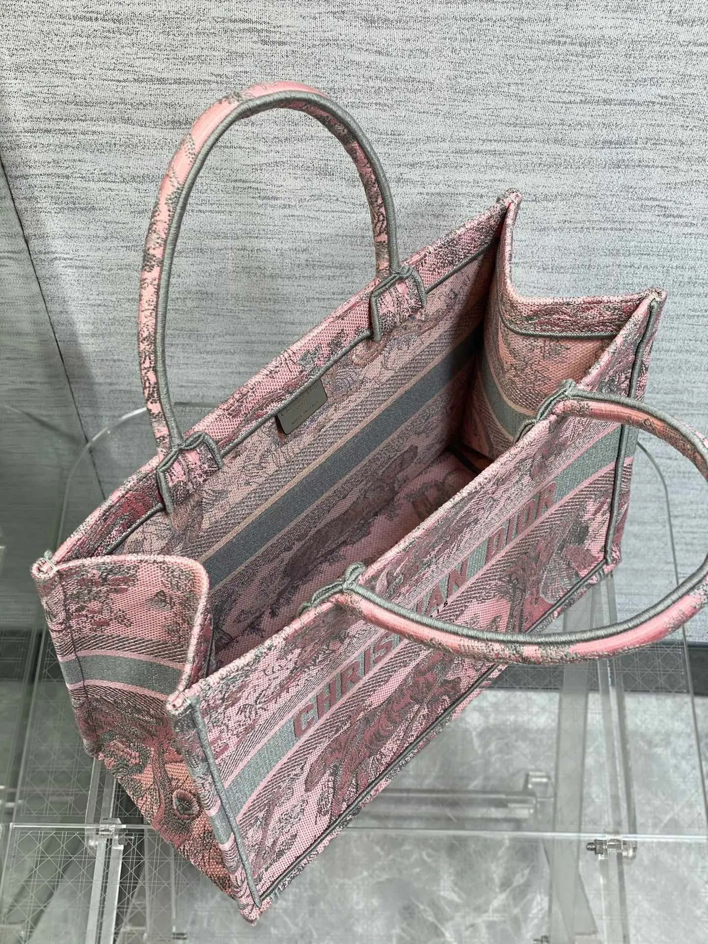 DR289 Small/Medium/Large Dior Book Tote / HIGHEST QUALITY VERSION