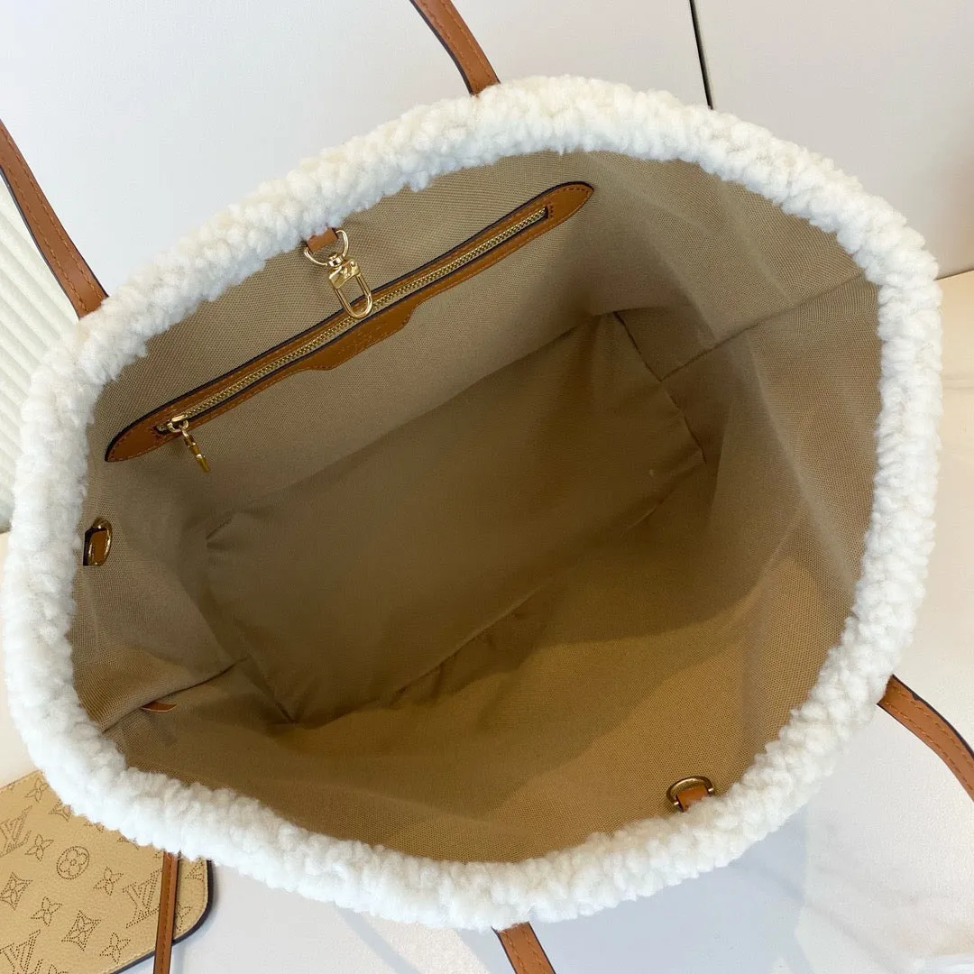 LV Neverfull MM With Shearl Tote Bag