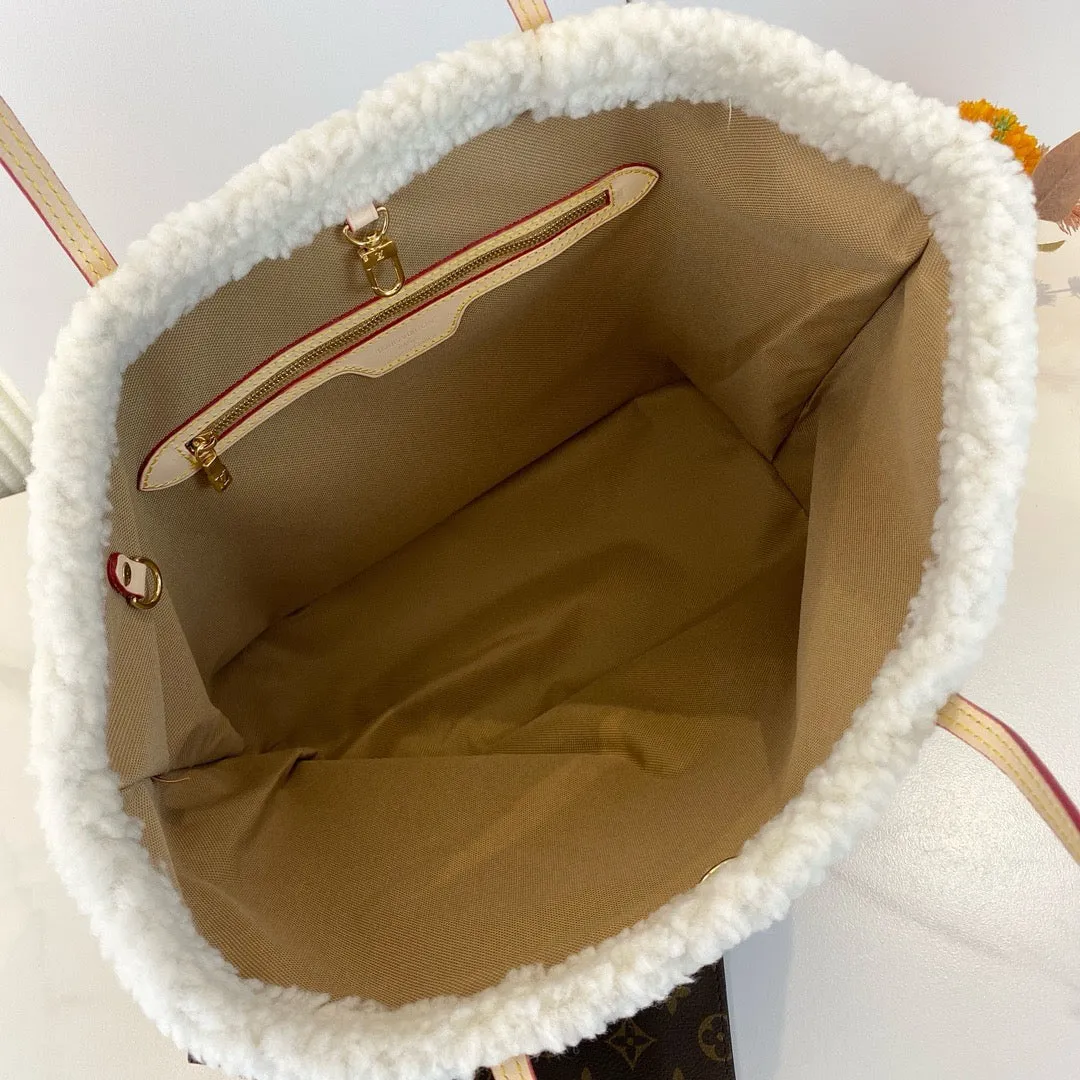 LV Neverfull MM With Shearl Tote Bag