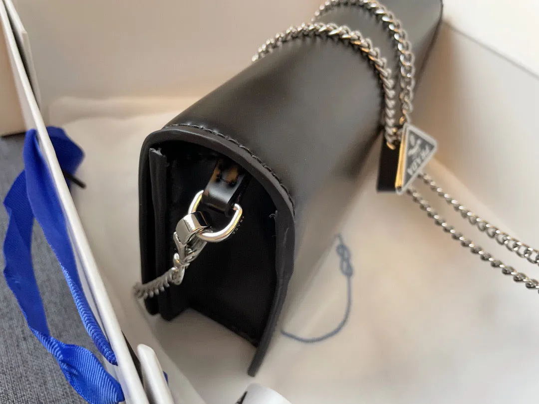 PD157 Shoulder Bag / 7.5x4.1x1.4inch